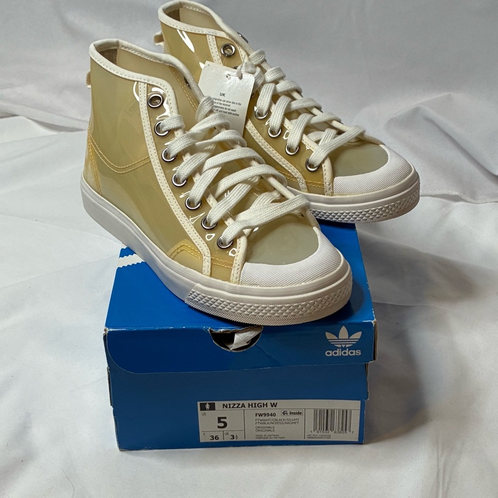 NWT Adidas Nizza High Top Sneakers in Yellow and White size 5